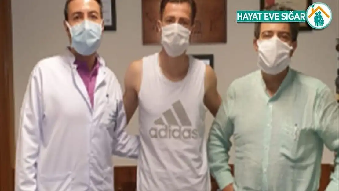 Sivassporlu futbolcu Hakan Arslan ameliyat oldu