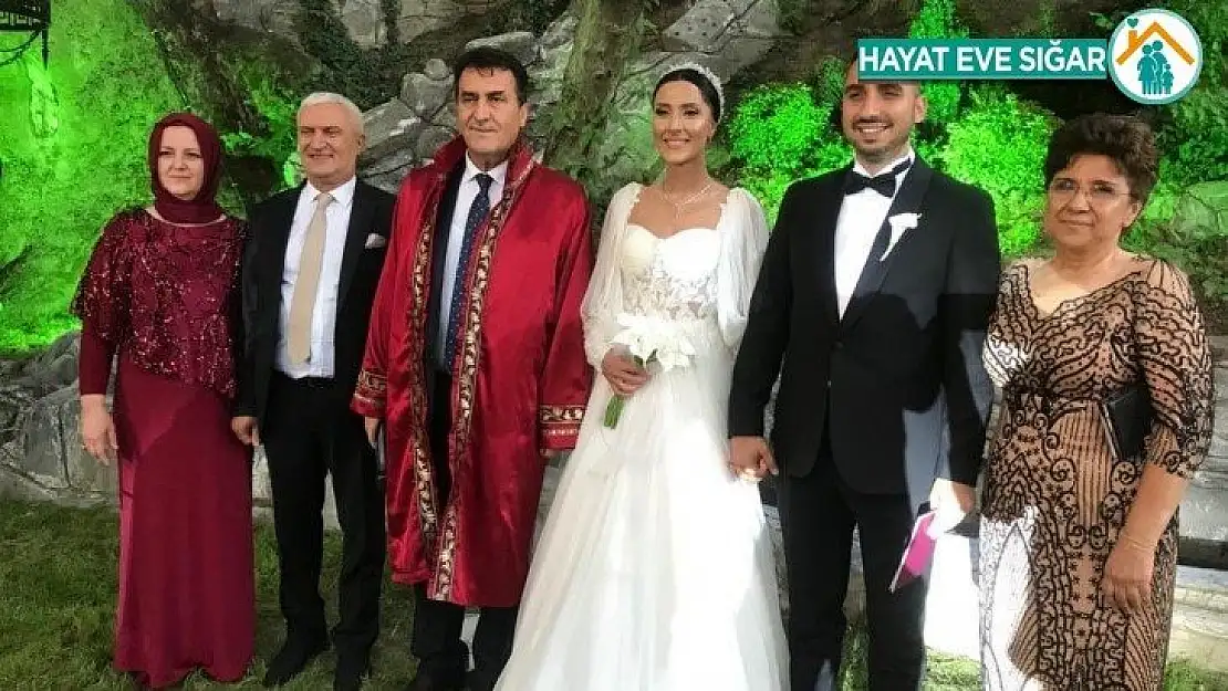 Siyaset ve iş dünyasını buluşturan nikah