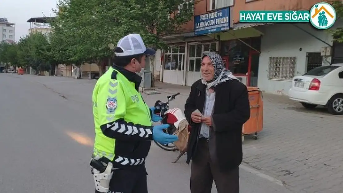Sokağa çıkanlar ceza yedi
