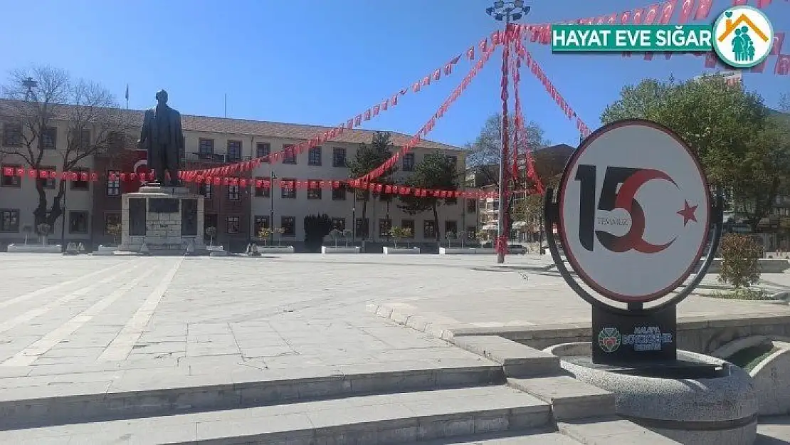 Sokağa çıkma kısıtlamasında caddeler boş