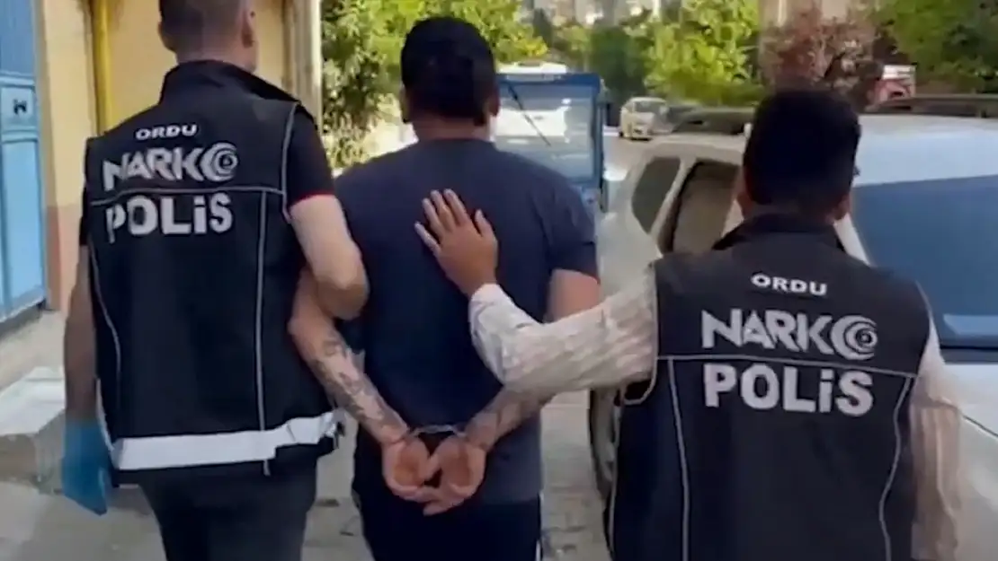 Sokak Satıcılarına Ağır Darbe! 18 Kişi Tutuklandı!