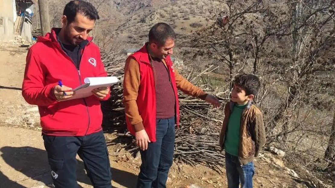Sosyal hizmetler merkezi ekibi deprem bölgesini inceledi