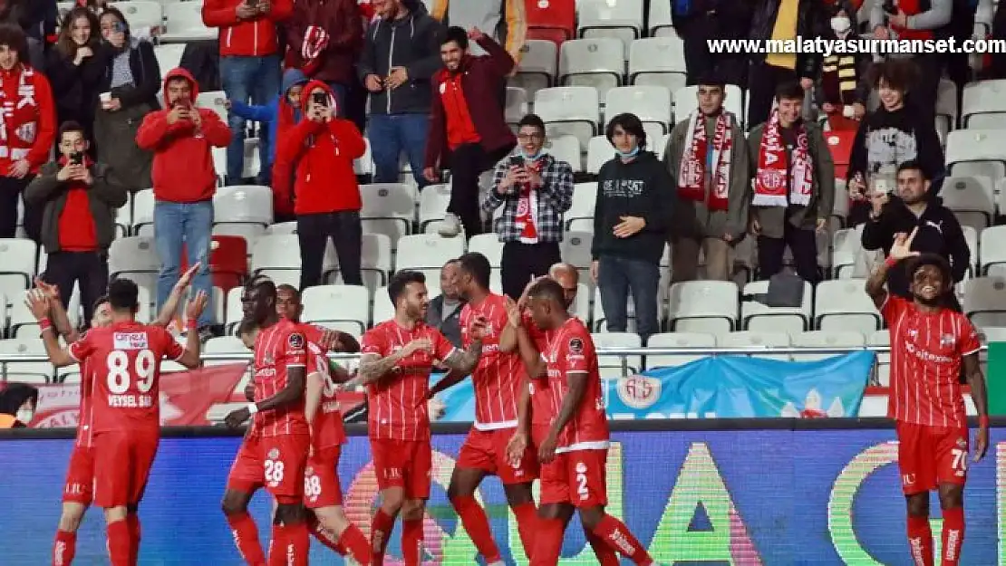 Spor Toto Süper Lig: Antalyaspor: 4 - Hatayspor: 1