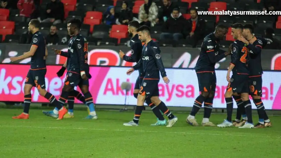 Spor Toto Süper Lig: Gaziantep FK: 0 - Başakşehir: 1 (İlkyarı)