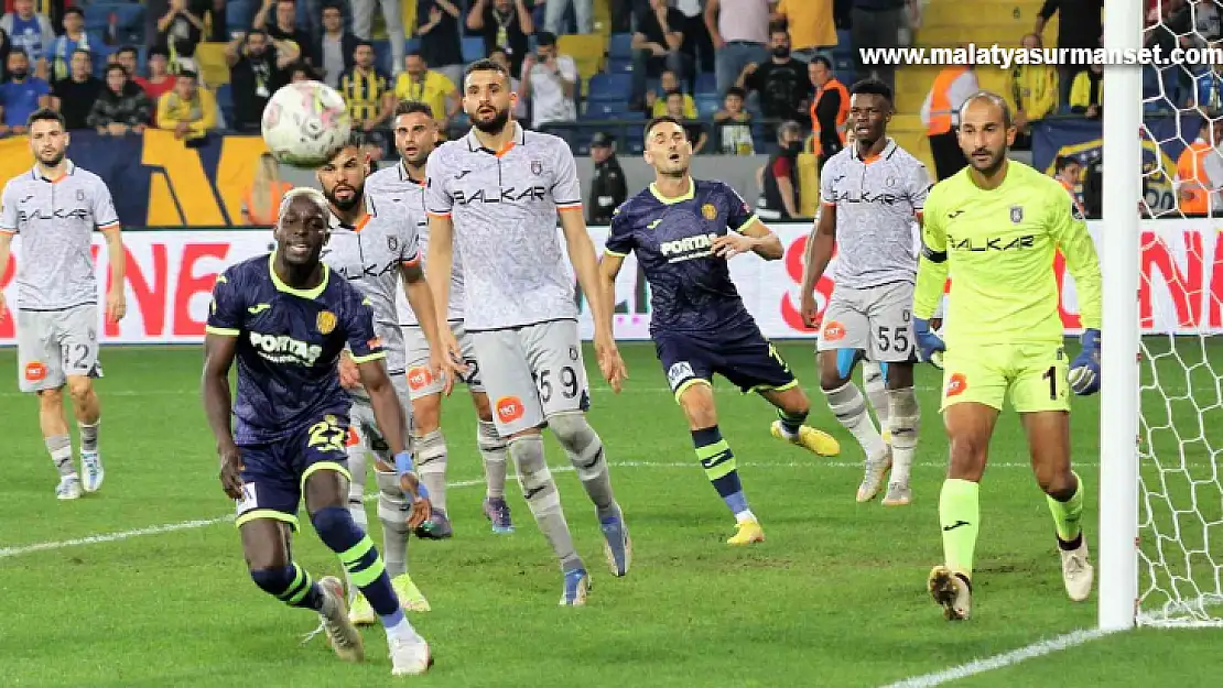 Spor Toto Süper Lig: MKE Ankaragücü: 1 - M. Başakşehir: 2