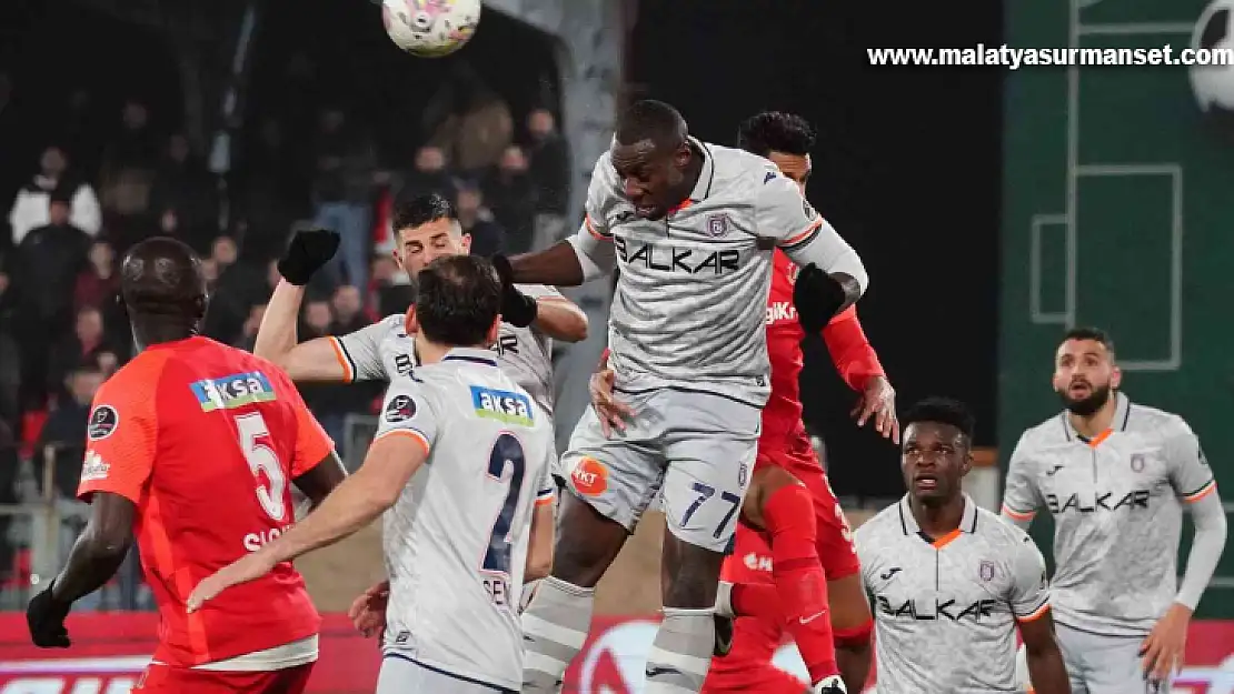 Spor Toto Süper Lig: Ümraniyespor: 1 - Medipol Başakşehir: 3