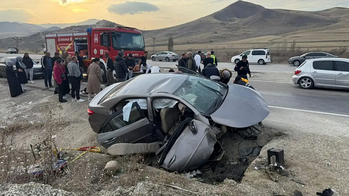 Su Kanalına Çarpan Otomobildeki 3 Kişi Öldü 2 Kişi Yaralandı