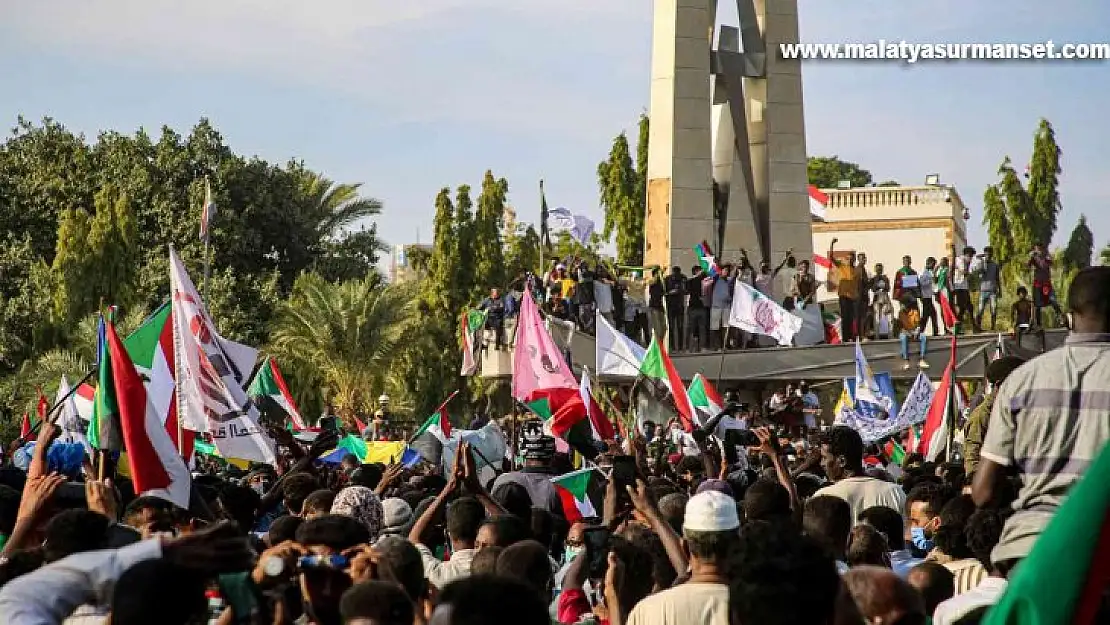 Sudan'da binlerce kişi 'Aralık Devrimi'nin 3. yıl dönümünde sokaklara döküldü