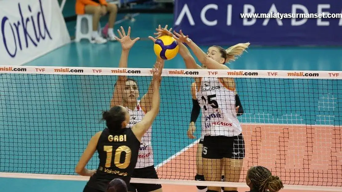 Sultanlar Ligi: Eczacıbaşı Dynavit: 2 - VakıfBank: 3
