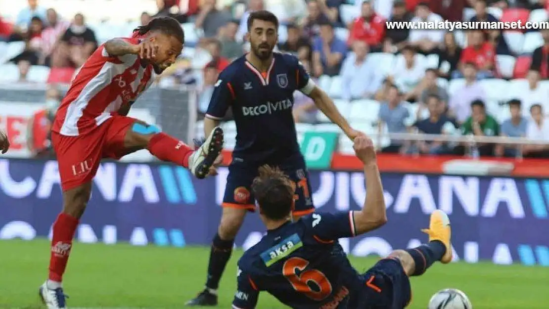 Süper Lig: FT Antalyaspor: 1 - Başakşehir: 2