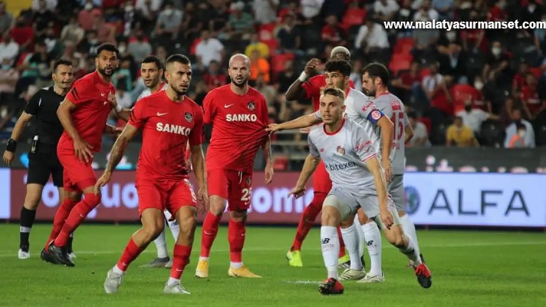 Süper Lig: Gaziantep FK: 0 - FTA Antalyaspor: 0 (İlk yarı)