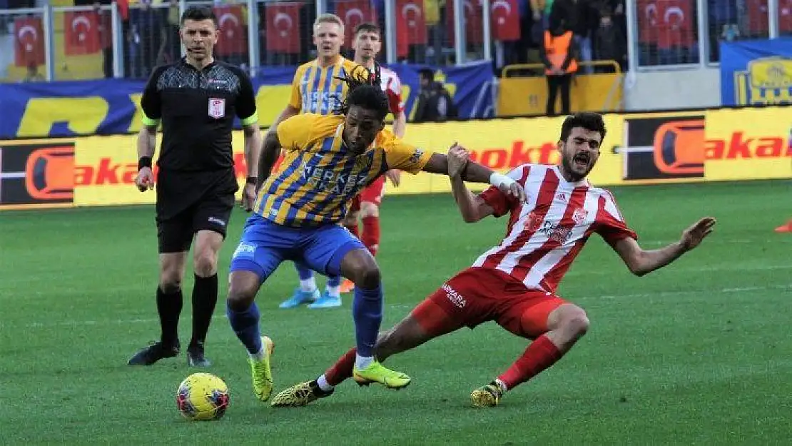 Süper Lig: MKE Ankaragücü: 0 - Sivasspor: 0 (İlk yarı)