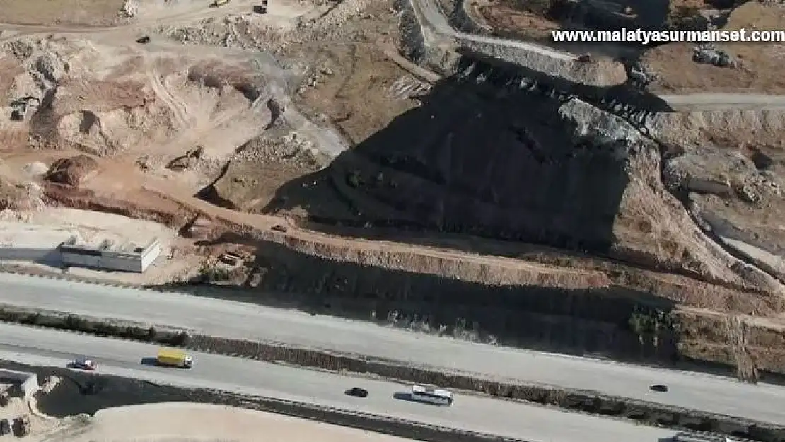 TAG Otoyolu 30 saat sonra çift yönlü olarak trafiğe açıldı