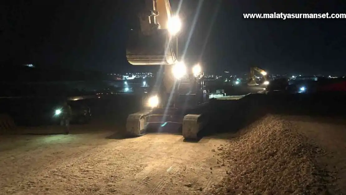 TAG Otoyolu'na akan atığın önünün kesilmesi için çalışma başlatıldı