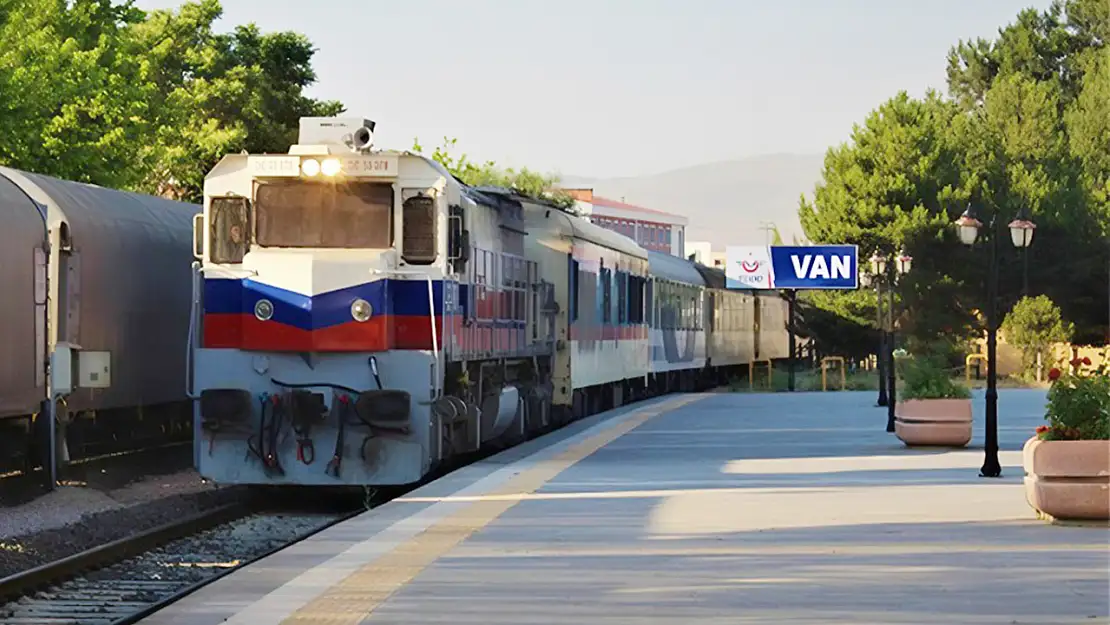 Tahran-Van tren biletleri yarın satışa çıkıyor