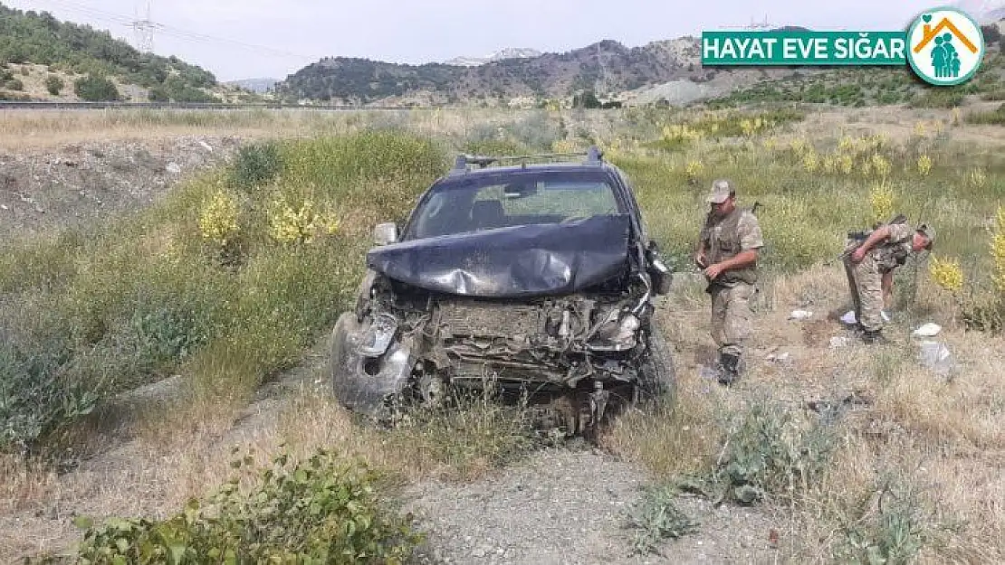 Takla atan hafif ticari aracın sürücüsü ağır yaralandı