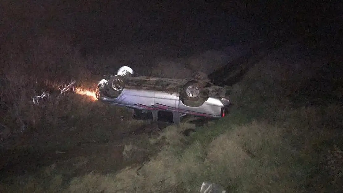 Takla atan kamyonetin sürücüsü öldü