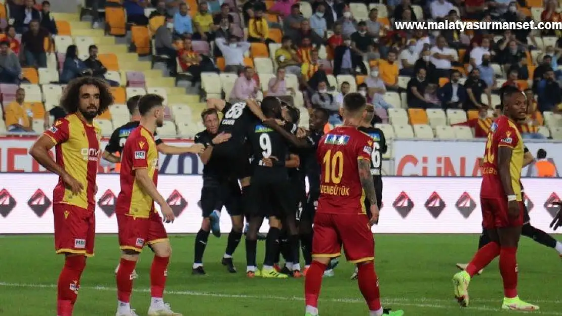 Taraftarlardan Yeni Malatyaspor'un kötü gidişatına tepki