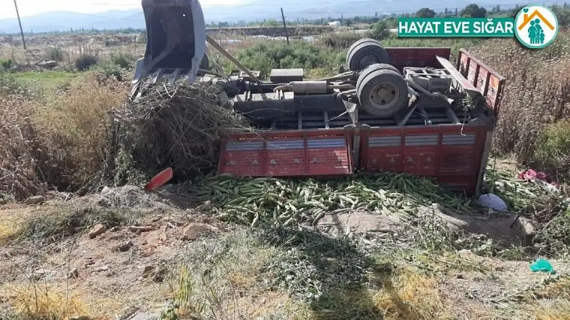 Tarım işçilerini taşıyan kamyonet devrildi: 2 ölü, 8 yaralı