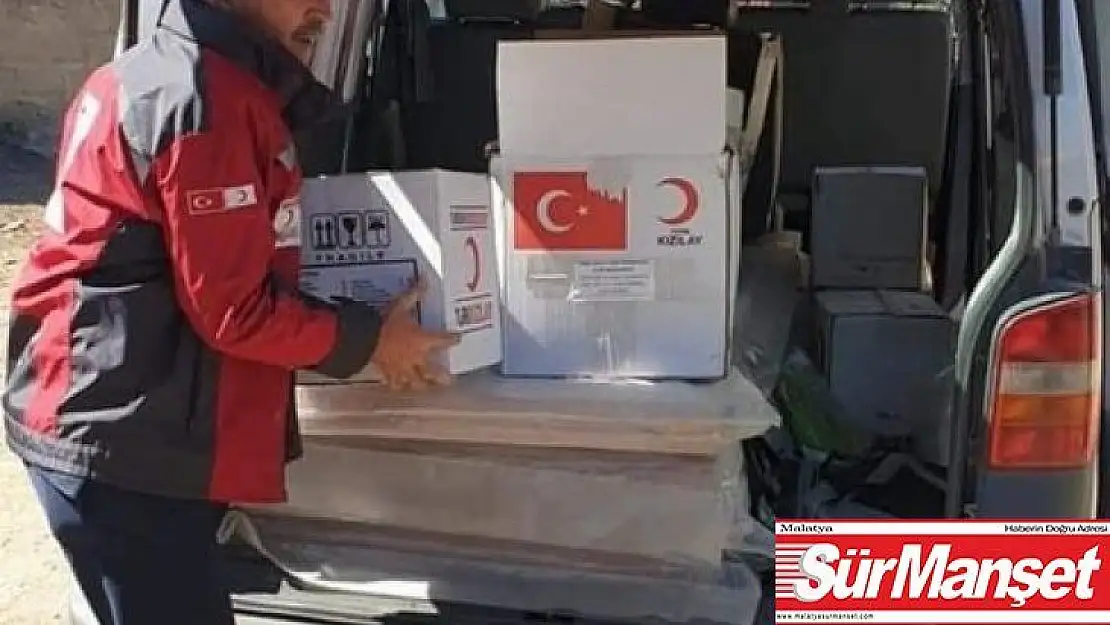 Taşköprü'de evi yanan ailelere Kızılay'dan yardım
