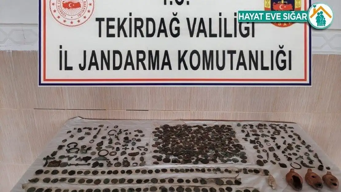 Tekirdağ'da piyasaya sürülmeye çalışılan 957 parça tarihi eser ele geçirildi