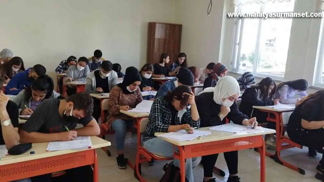 Teknik imkanlarla donatılan kütüphaneyi 28 ayda 13 bin öğrenci ziyaret etti