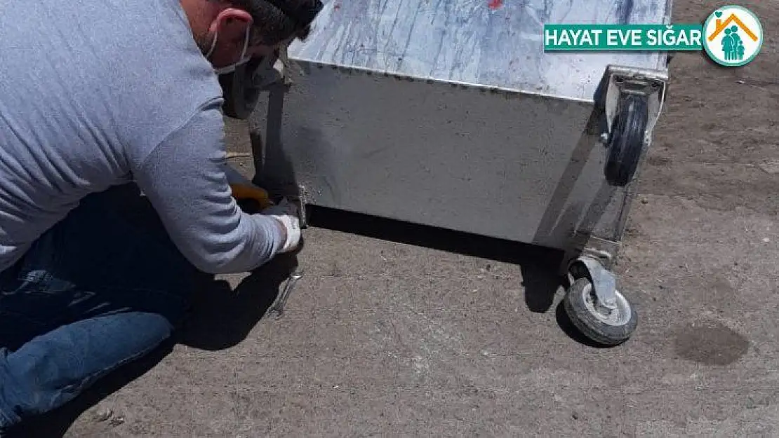 Temiz Bağlar için çöp konteynerleri yenilenerek dezenfekte ediliyor