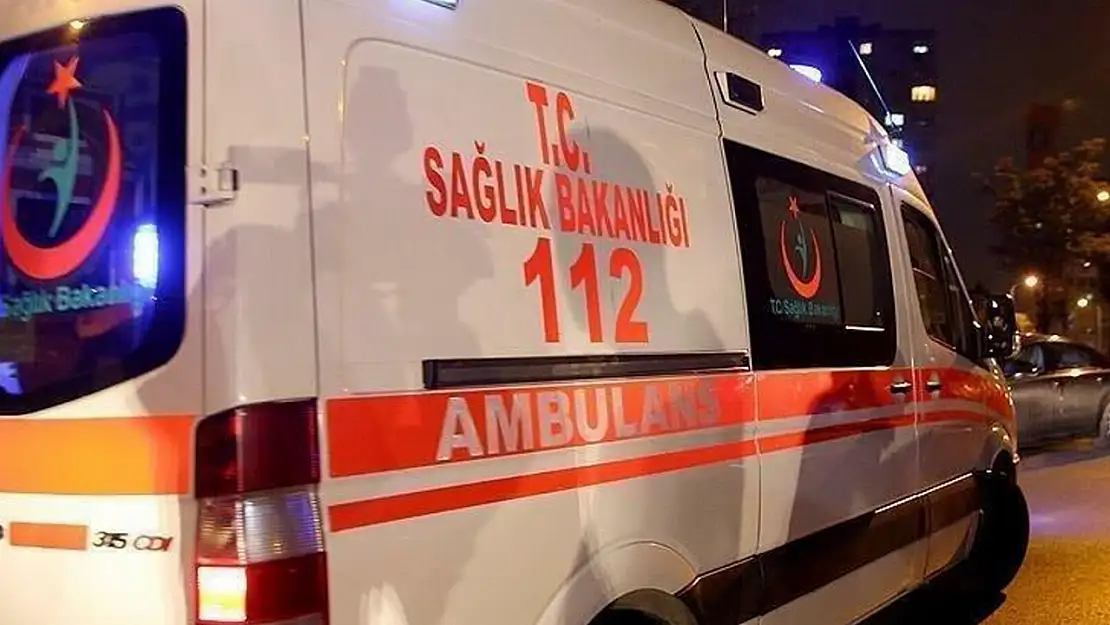 Ters Yönde Giden Otomobil Ölüm Getirdi 3 Kişi Hayatını Kaybetti