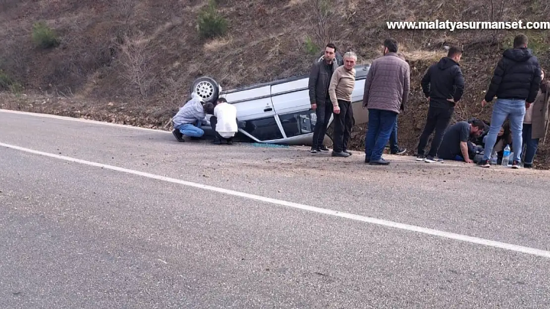 Tokat'ta kontrolden çıkan otomobil ters döndü: 2 yaralı