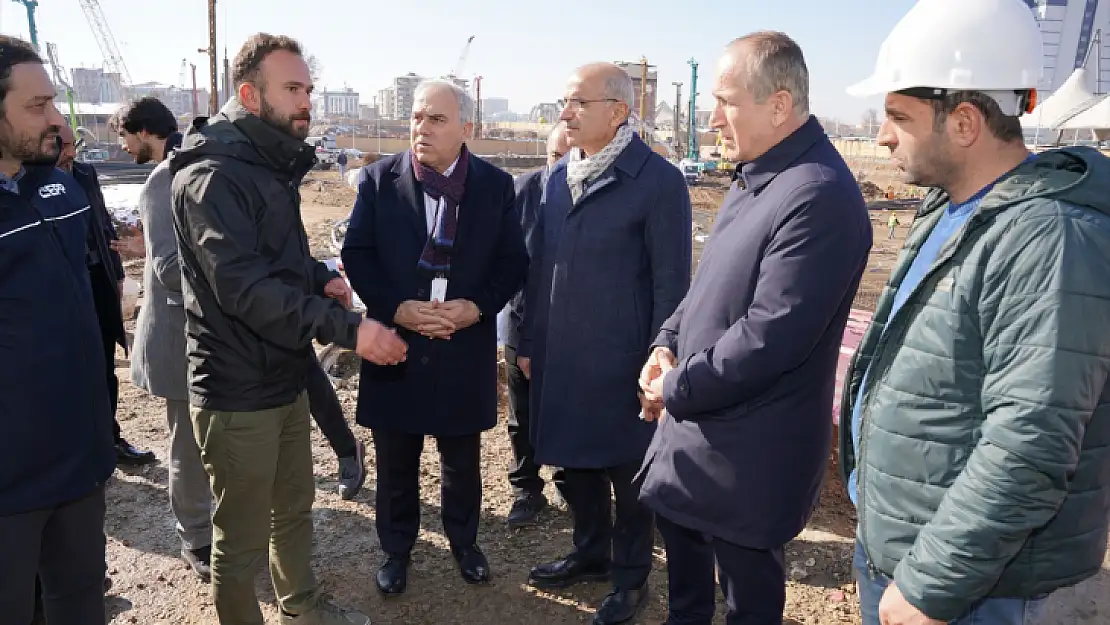 TOKİ Başkanı Bulut, Malatya'da incelemelerde bulundu