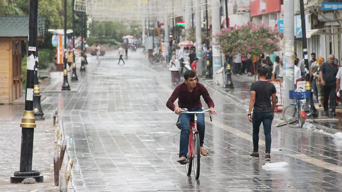 Toz Yağmur Fırtına! Hava Bir Anda Değişiyor  O İllere Uyarı Var