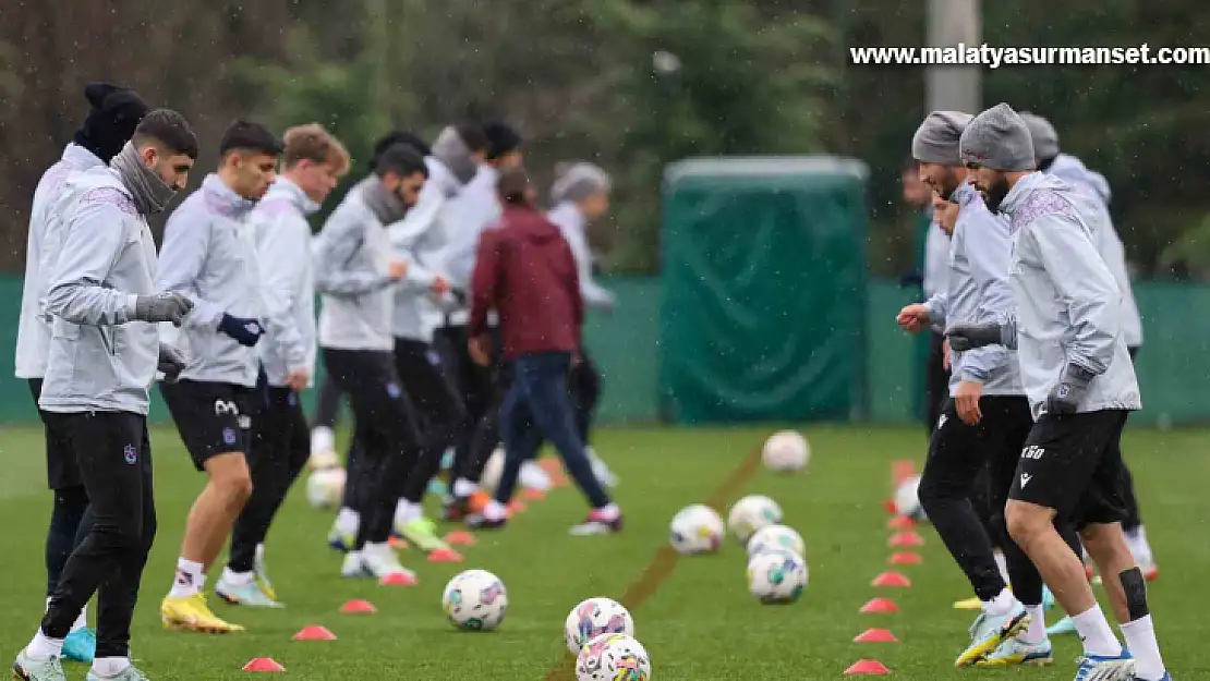 Trabzonspor, yağmur altında Kayserispor maçı hazırlıklarını sürdürdü