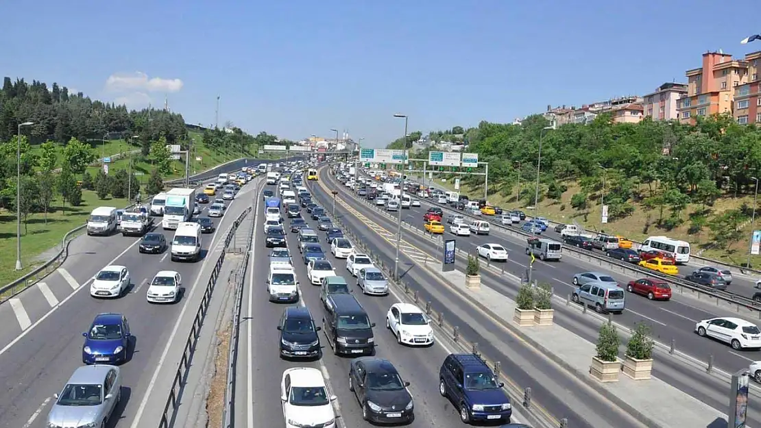 Trafiğe Kayıtlı Taşıtların Yarısından Fazlası Otomobil