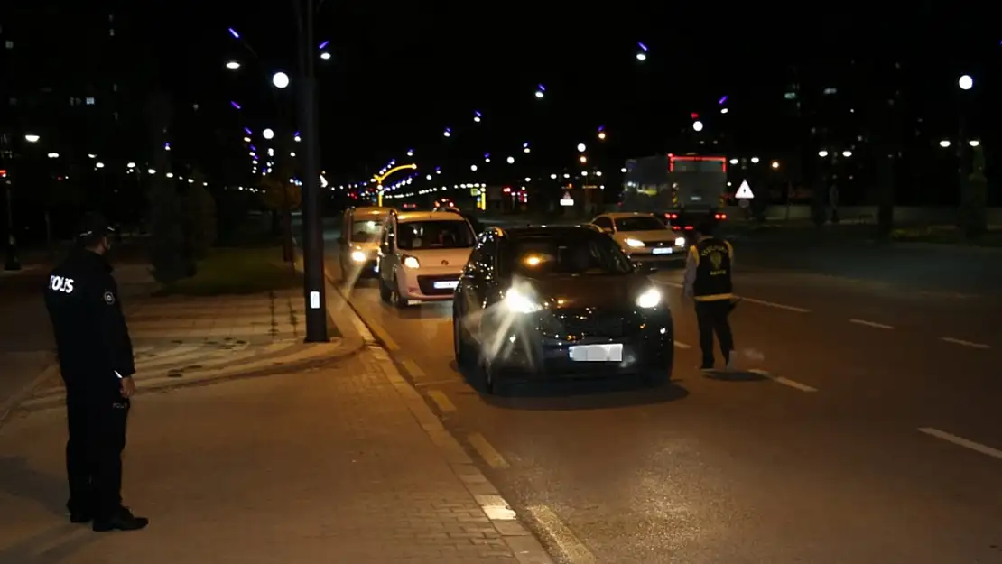 Trafik Denetimlerinde 429 Sürücüye Ceza Kesildi