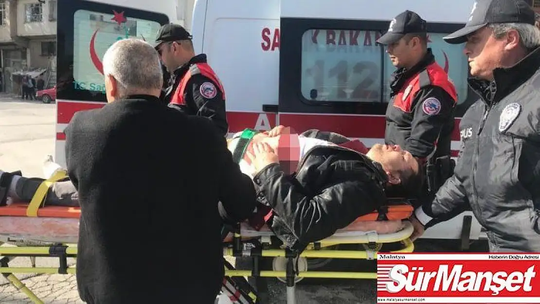 Trafik kazası sonrası sopalı bıçaklı kavga 3 yaralı