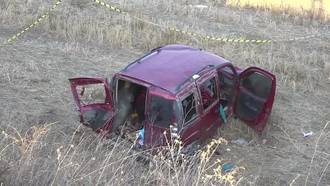 Trafik kazası yapmış bir araçta 2 ceset bulundu