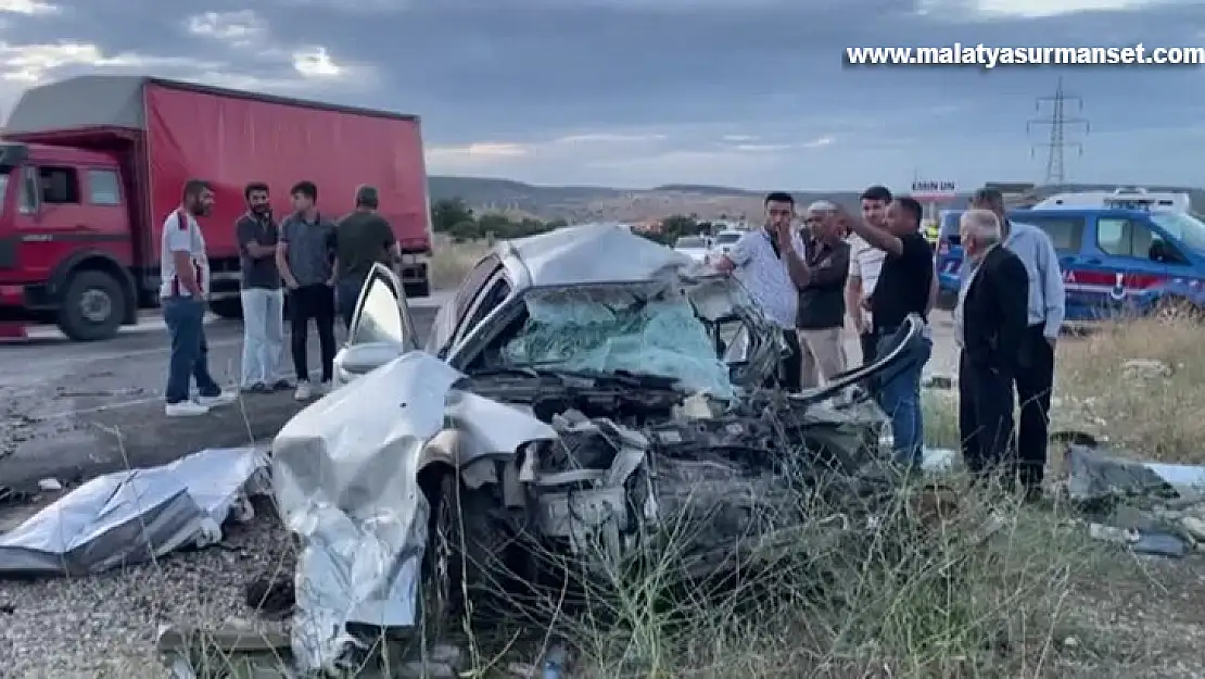 Trafik kazasında 3 kişi öldü, 5 kişi yaralandı