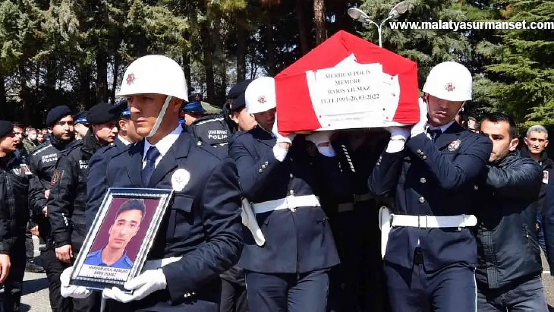 Trafik kazasında hayatını kaybeden polis ve eşi törenle memleketlerine uğurlandı