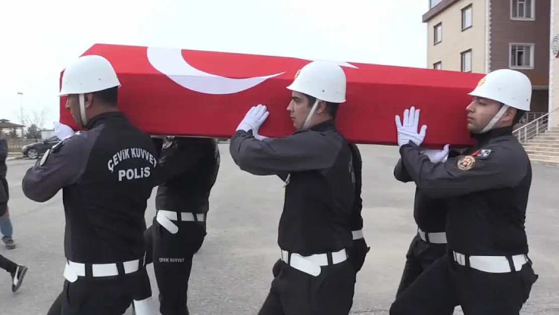 Trafik kazasında ölen polis memuru için tören düzenlendi