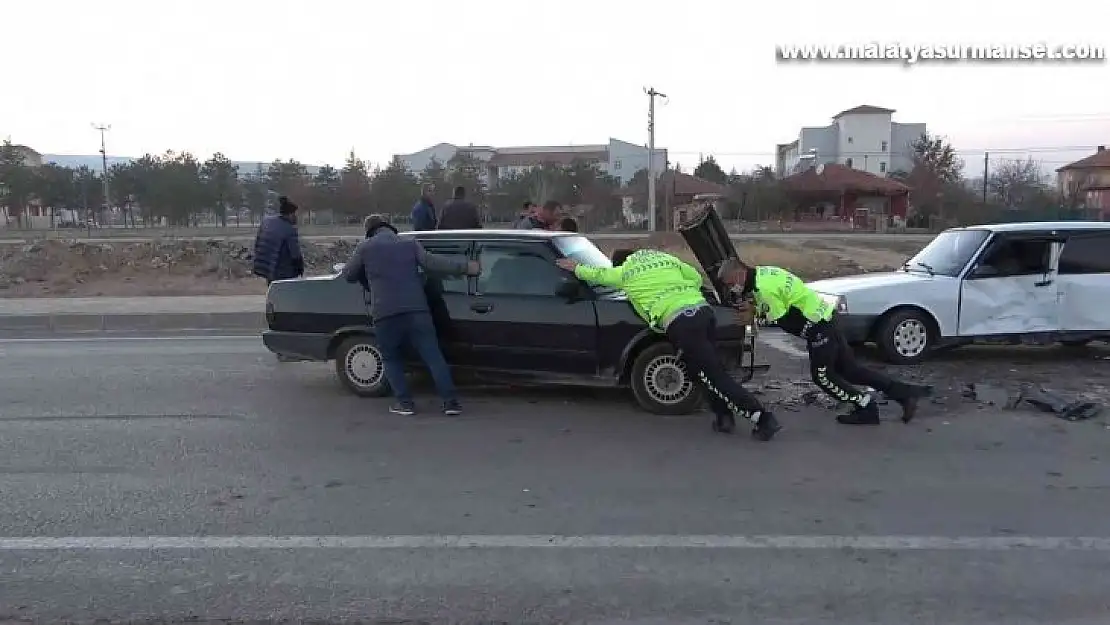 Trafik kurallarını altüst eden sürücü kaza yaptı: 1 yaralı