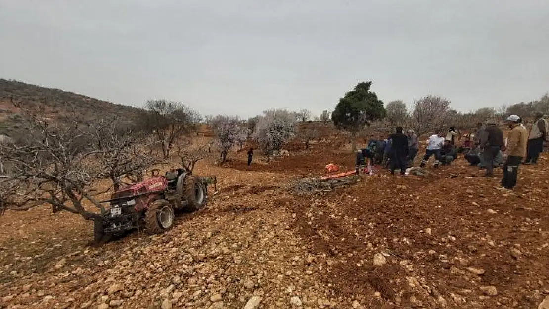 Traktör altında kalan veteriner hayatını kaybetti