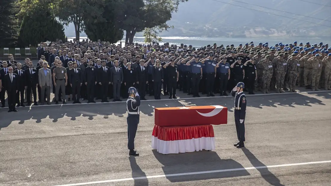 Tunceli'de trafik kazasında şehit olan askerler için tören düzenlendi