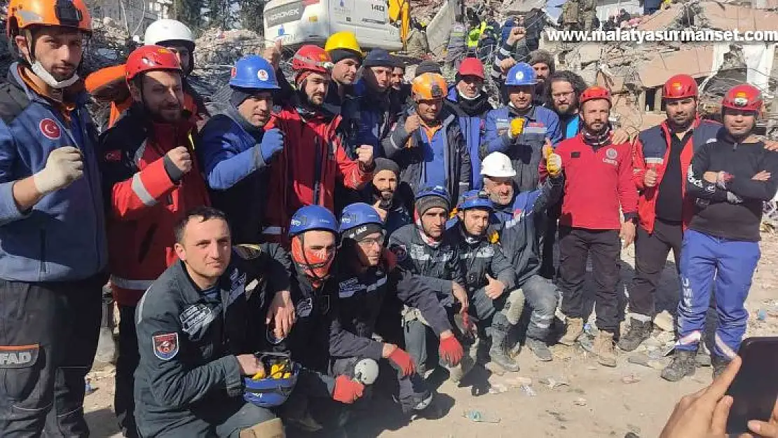 Türk, Ermeni ve ABD'li ekip 2 kadını enkazdan sağ çıkardı