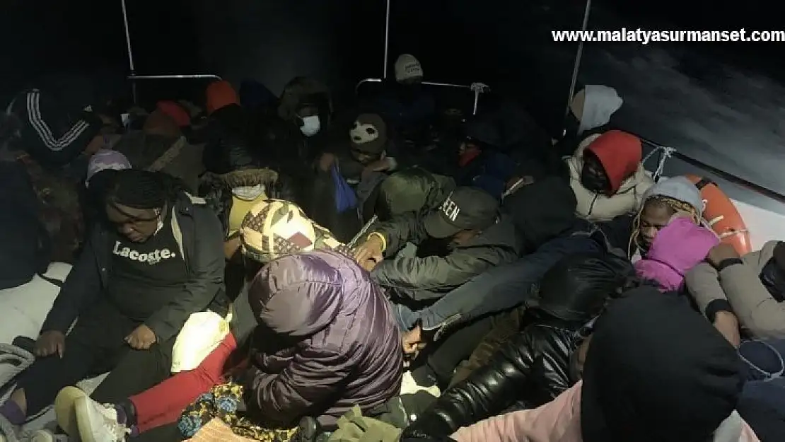 Türk karasularına itilen 37 göçmen kurtarıldı
