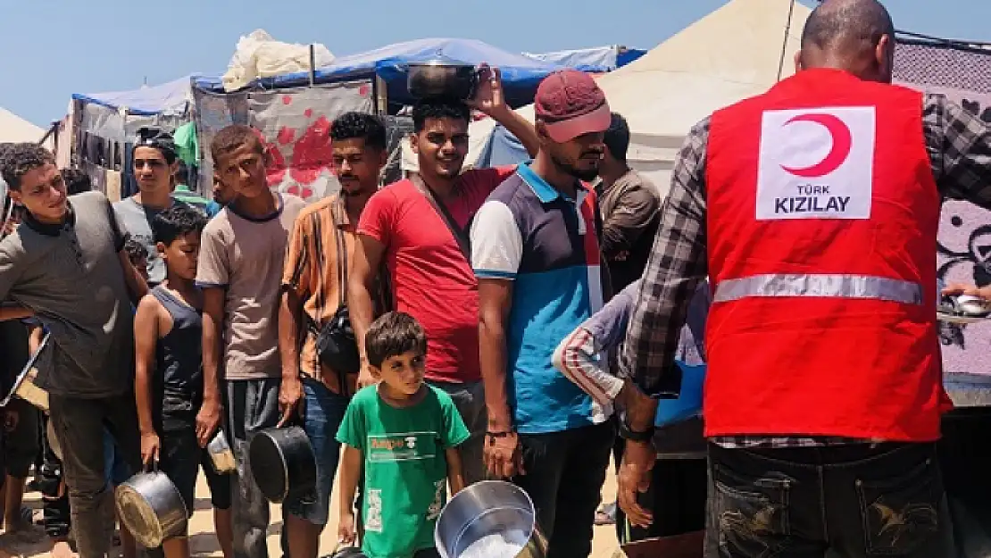 Türk Kızılay Gazze'de Günlük 15 Bin Kişilik Sıcak Yemeğe Çıkardı