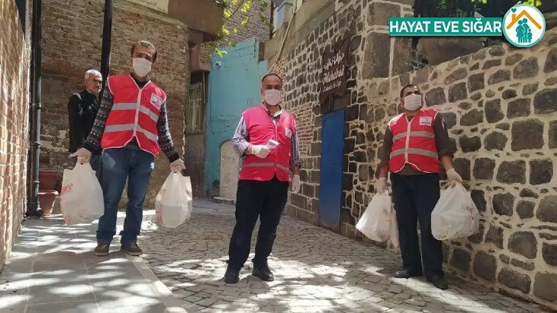 Türk Kızılayı'ndan ihtiyaç sahibi ailelere gıda yardımı