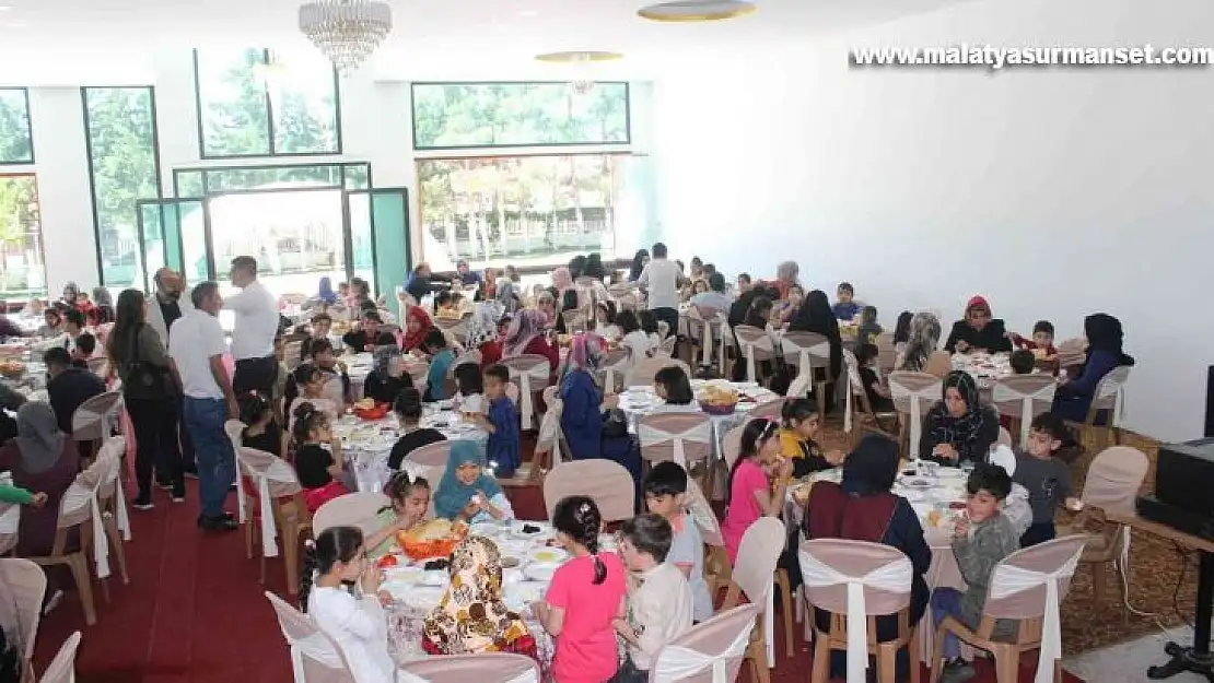 Türk ve Suriyeli çocuklar yemekte bir araya geldi