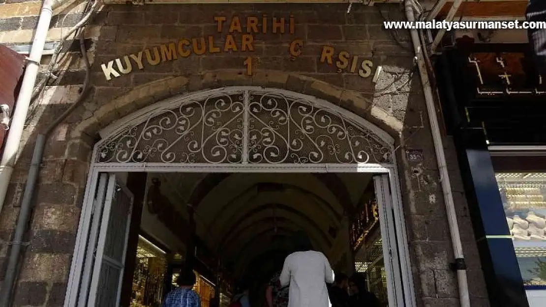 Türkiye'de bir ilk: Diyarbakır'da turist yoğunluğundan 'nöbetçi kuyumcu' sistemine geçildi