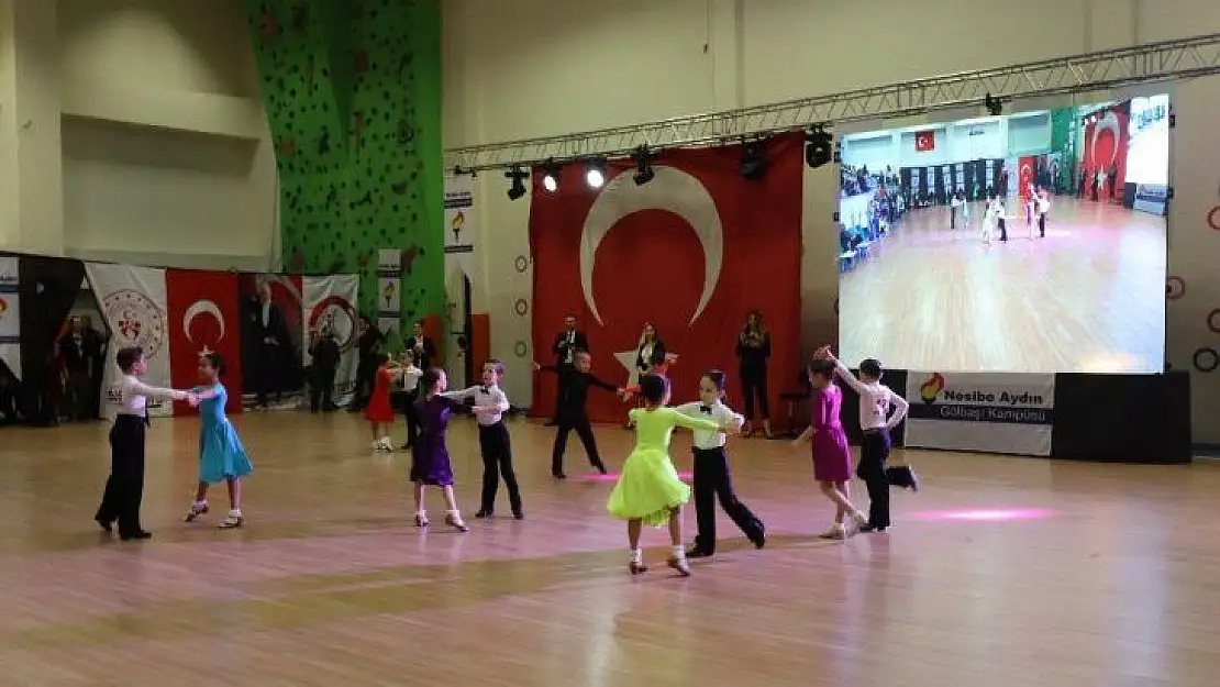 Türkiye şampiyonları Nesibe Aydın okullarında