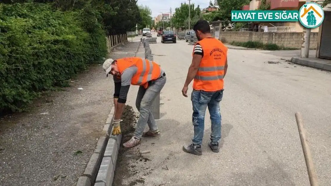 Tut Caddesinde kaldırım çalışması